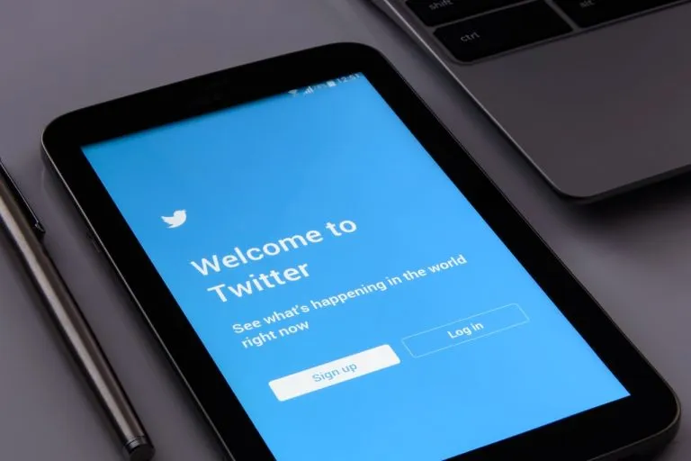 Twitter sucks